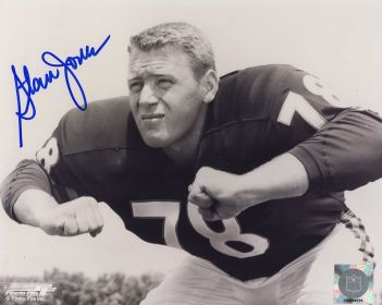 Stan Jones Signed Chicago Bears B&W Pose 8x10 Photo